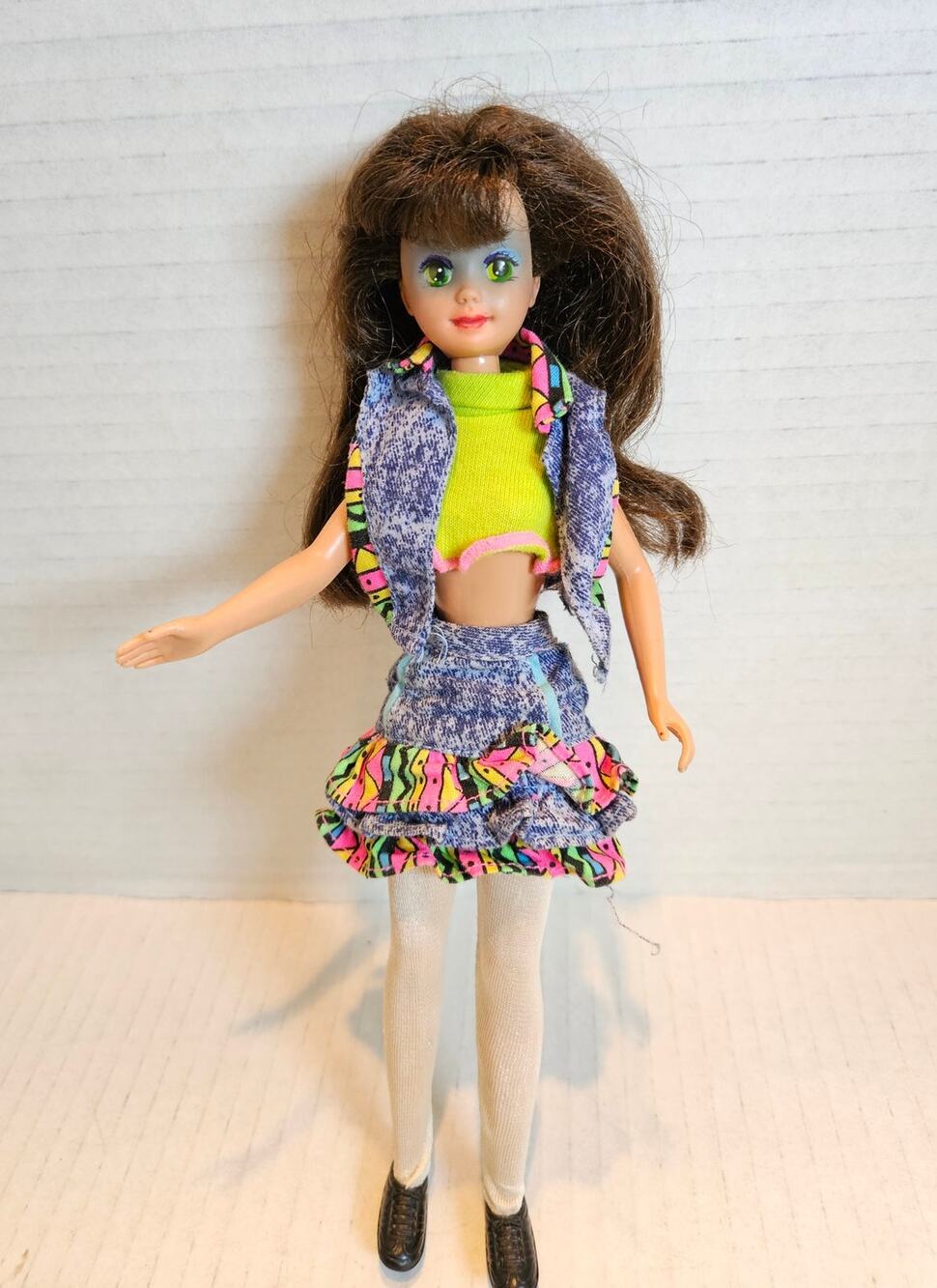 1989 All American Kira Barbie doll in 1991 Snap N Play Barbie set Streetwear Hip
